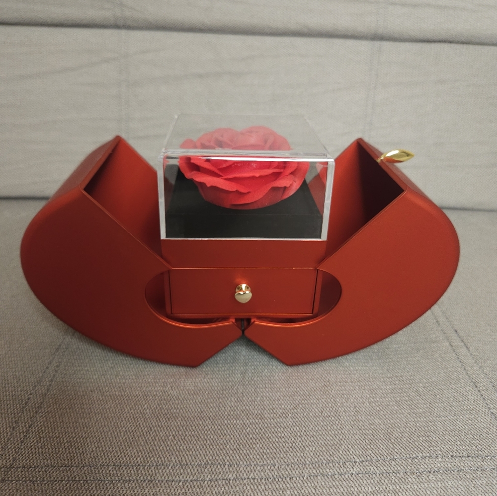 LIKE NEW Eternal Love Rose In A Red Apple Gift Box
